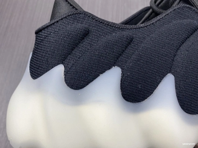 400 YEEZY ADIDAS H68031 0819